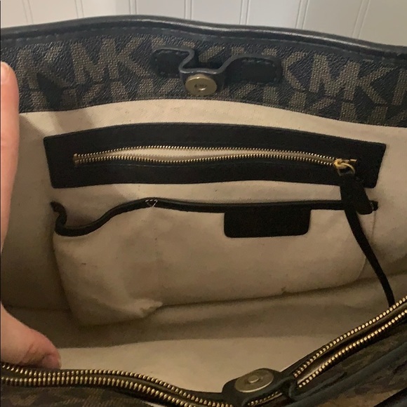 Michael Kors handbag - Picture 3 of 7